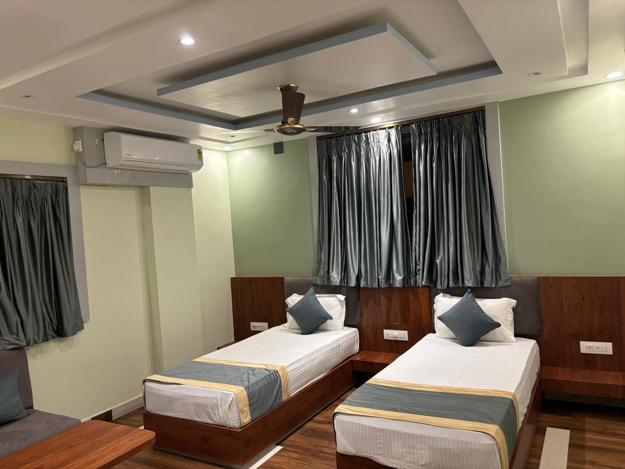 Hotel Omkareshwar Inn Deoghar Exterior photo